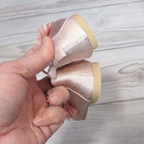 (17-2208) 🔥3/$20🔥  Cat & Jack Gianna Flats Shoes Size 6 - Picture 7 of 10